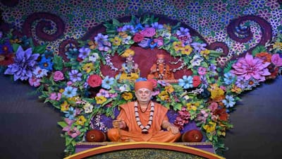 અમદાવાદમાં 15 ડિસેમ્બરથી 15 જાન્યુઆરી વચ્ચે પ્રમુખ સ્વામી મહારાજની શતાબ્દી મહોત્સવ ઉજવાશે. જેના માટે પ્રમુખસ્વામી નગર બનાવવામાં આવ્યુ છે. જેને બનાવવામાં 45 જેટલાં વિભાગોમાં સંતોની આગેવાનીમાં 80,000 સ્ત્રી-પુરુષ સ્વયંસેવકો એ દિવસ-રાત ભક્તિમય પુરુષાર્થ કર્યો હતો. આવનારા 1 મહિના સુધી આ તમામ સ્વયંસેવકો પોતાની સેવા આપશે. 4500 જેટલા બાળ-બાલિકા સ્વયંસેવકો/સ્વયંસેવિકાઓ દ્વારા બાળ નગરી સંચાલિત થશે.
