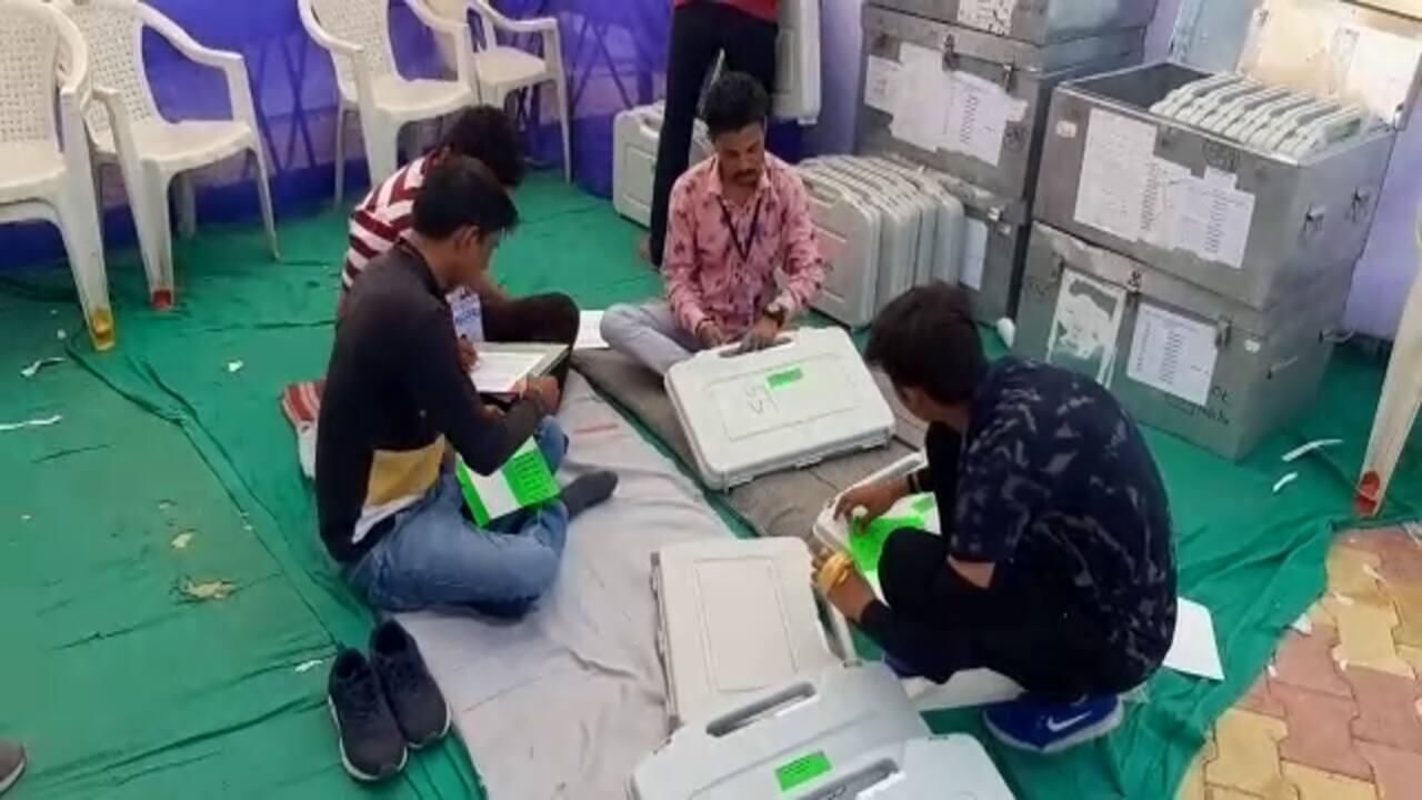 Gujarat Election 2022: અમદાવાદ શહેર અને જિલ્લામાં કુલ 5 હજાર 599 બુથ પર થશે મતદાન, પોલિંગ સ્ટાફની ટ્રેનિંગ થઇ પૂર્ણ