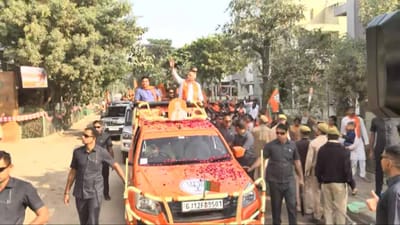 Gujarat Election 2022: પ્રચારના અંતિમ દિવસે  CM ભૂપેન્દ્ર પટેલનો અમદાવાદમાં ભવ્ય રોડ-શો, CMનું ઠેર-ઠેર ભવ્ય સ્વાગત કરાયુ
