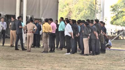 શપથ સમારોહને લઇને ગુજરાત પોલીસ એલર્ટ મોડ પર, વડાપ્રધાનના સ્વાગત માટે એરપોર્ટ રૂટ પર જોરદાર તૈયારીઓ