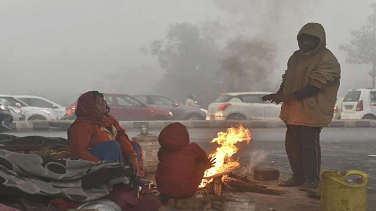 Weather Update : ગુજરાતમાં ઠંડીમાંથી આંશિક રાહત મળશે, વેસ્ટર્ન ડિસ્ટર્બન્સના કારણે રહેશે વાદળછાયુ વાતાવરણ