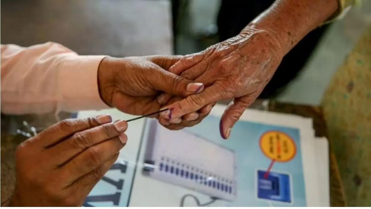Gujarat Election 2022 : ગુજરાતમાં બીજા તબક્કામાં 93 બેઠક પર અંદાજે સરેરાશ 60 ટકા મતદાન નોંધાયું, 8 ડિસેમ્બરના રોજ પરિણામ