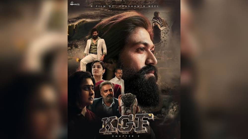 KGF चैप्टर 2 - अभिनेता यश स्टारर, 2018 कन्नड़ भाषा की फिल्म 'केजीएफ: चैप्टर 1' के बहुप्रतीक्षित सीक्वल ने भारत में सनसनी मचा दी। प्रशांत नील-हेल्म्ड पीरियड एक्शन फिल्म की सिनेमैटोग्राफी, बैकग्राउंड म्यूजिक को दर्शकों ने बहुत पसंद किया था। फिल्म के डायलॉग्स दर्शकों को लंबे समय तक याद रहे। इस फिल्म ने बॉक्स ऑफिस पर ताबड़तोड़ कमाई की थी.