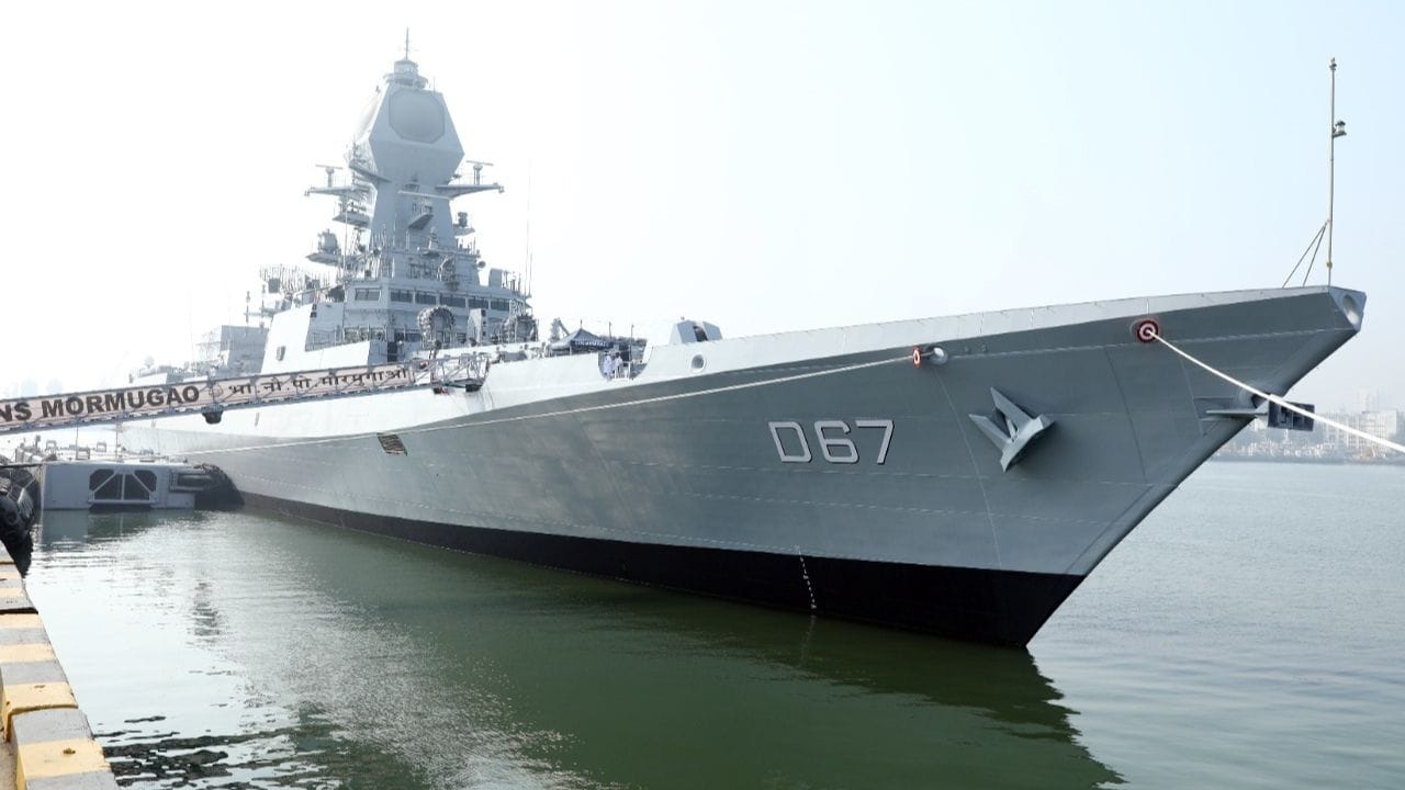 યુદ્ધ જહાજ રિમોટ સેન્સિંગ સાધનો, આધુનિક રડાર અને હવામાં પ્રહાર કરનારી મિસાઈલો, રોકેટ લોન્ચર અને ટોર્પિડો જેવા હથિયારોથી સજ્જ છે. જેના કારણે દુશ્મન દેશના જહાજ હંમેશા ડરેલા રહેશે. 