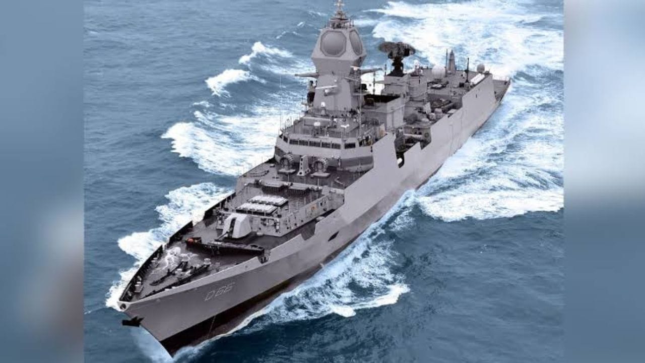 આધુનિક રડારની મદદથી નેવીના હેલિકોપ્ટર અત્યંત ખરાબ હવામાનમાં પણ આ યુદ્ધ જહાજ પર ઉતરાણ કરી શકશે. INS મોર્મુગાઓ 127 mm ગનથી સજ્જ છે. તેમાં AK-630 એન્ટી મિસાઈલ ગન સિસ્ટમ પણ છે.