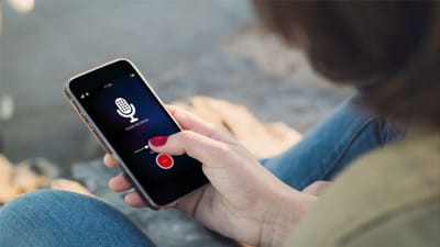 ક્યાંક તમારો સ્માર્ટફોન તો સાંભળી નથી રહ્યોને તમારી 'સીક્રેટ' વાતો? આ સેટિંગ બંધ કરો અને રહો નિશ્ચિત