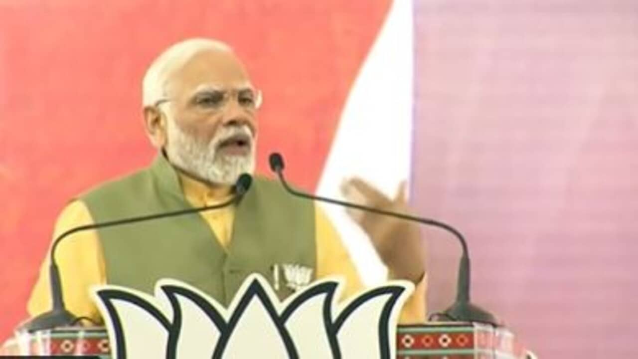 Gujarat Election 2022 : ભારતનો ત્રિરંગો યુક્રેનમા સુરક્ષાની ગેરંટી બન્યો : પીએમ મોદી