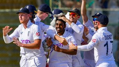 PAK vs ENG: 18 વર્ષના ઈંગ્લીશ બોલરે પાકિસ્તાનના ઉડાવ્યા હોશ, રચી દીધો વિશ્વ વિક્રમ