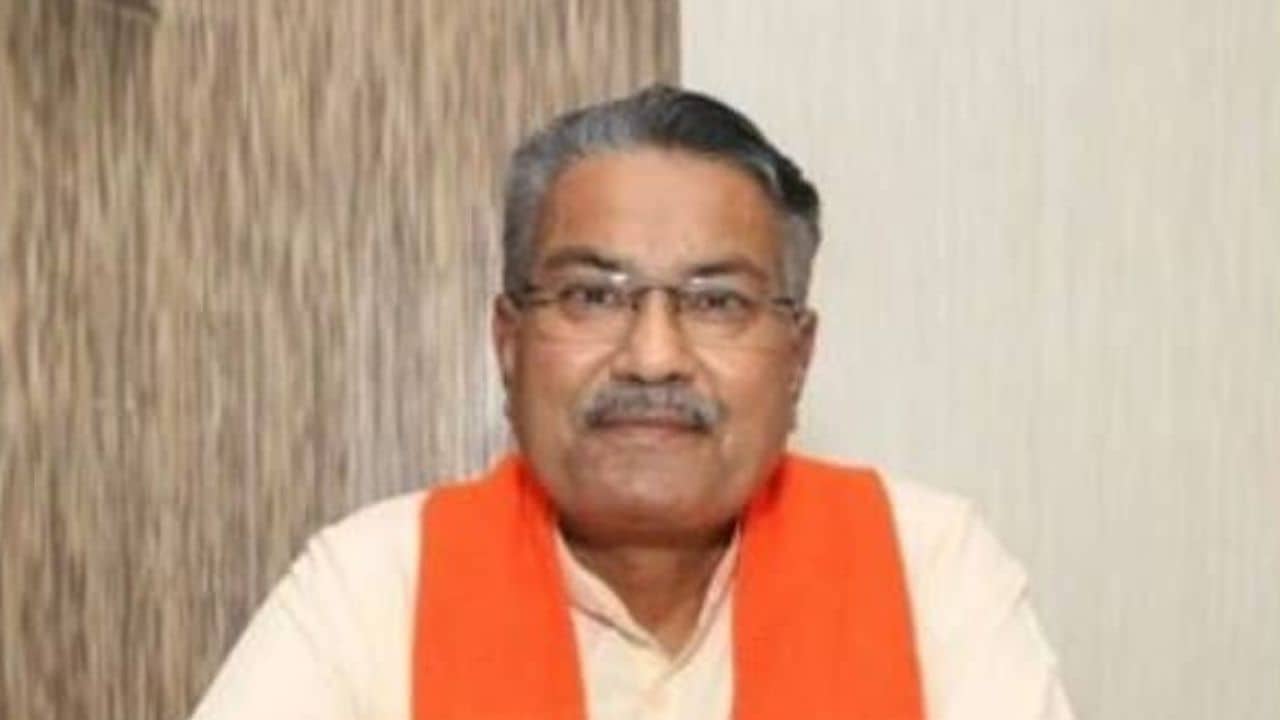 Rajkot : રાજ્યમા ખાતર કોઇ અછત નથી, કેન્દ્ર સરકાર તરફથી સાડા બાર લાખ ટન યુરિયા ખાતરનો જથ્થો મંજુર : રાઘવજી પટેલ