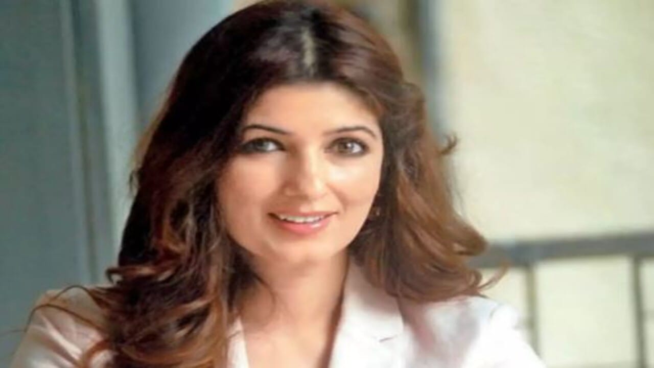 આજે એટલે કે 29 ડિસેમ્બરે ટ્વિંકલ ખન્નાનો જન્મદિવસ છે. તે આજે 48 વર્ષની થઈ ગઈ છે. જો કે આ ઉંમરે પણ ટ્વિંકલ ખન્નાની સુંદરતાનો કોઈ જવાબ નથી. તે હજુ પણ સુંદર દેખાય છે.