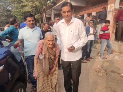 Gujarat Assembly Election 2022 : વડોદરા શહેરના 55 મતદાન મથકો ઉપર ઢોલ સાથે મતદારોનું સ્વાગત કરવાનો નવતર પ્રયોગ , વિક્રમી મતદાન કરવા મતદારોમાં ઉત્સાહ