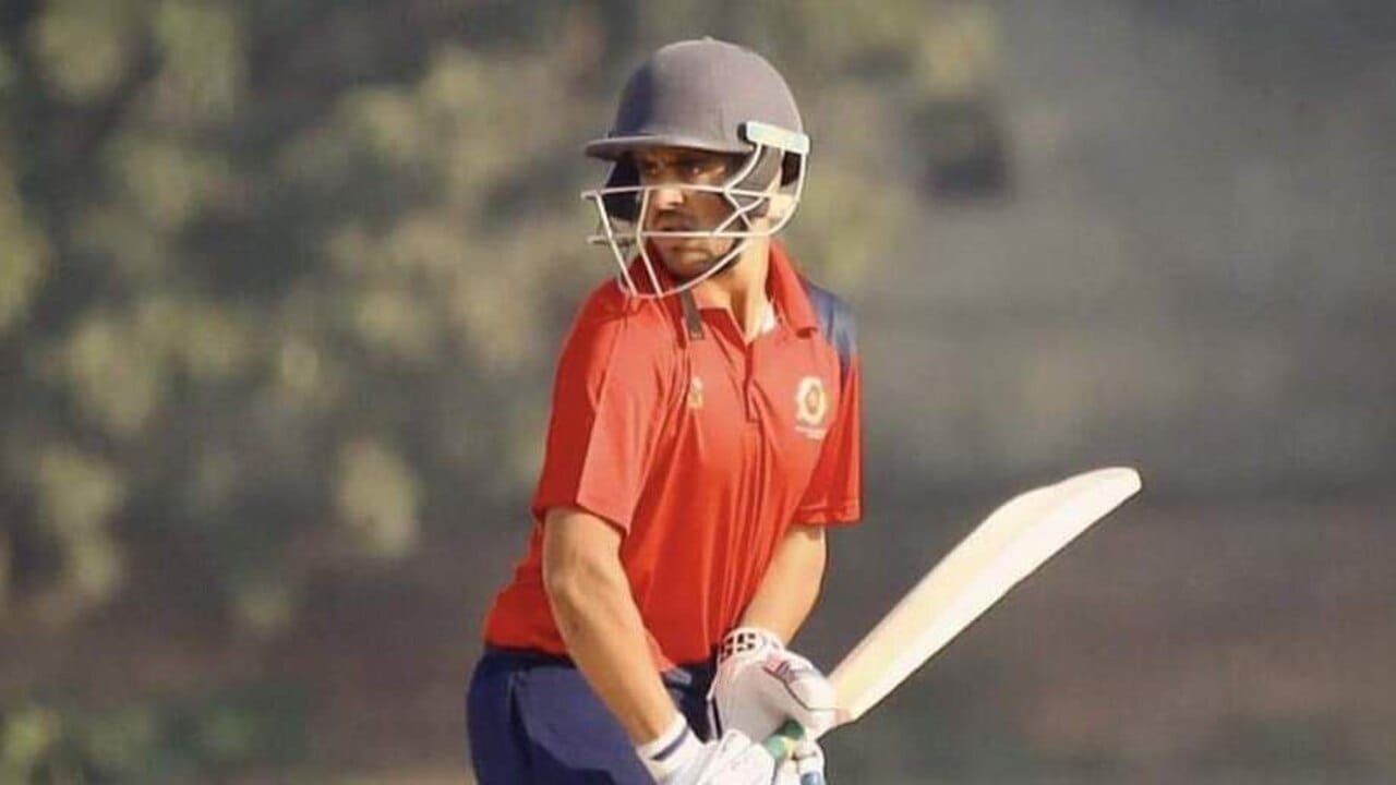 જમ્મુ કાશ્મિરના ઓલરાઉન્ડર વિવરાંત શર્માને સનરાઈઝર્સ હૈદરાબાદે પોતાની સાથે જોડ્યો છે. આ માટે હૈદરાબાદે રુપિયા 2.60 કરોડ ખર્ચ કર્યા છે. શર્મા પહેલાથી જ કેટલીક ફ્રેન્ચાઈઝીઓની નજરમાં હતો, કે તેને પોતાની સાથે જોડી શકાય. કોલકાતાએ પણ આ પ્રયાસ કર્યો હતો પરંતુ હૈદરાબાદે બાજી મારી હતી. 