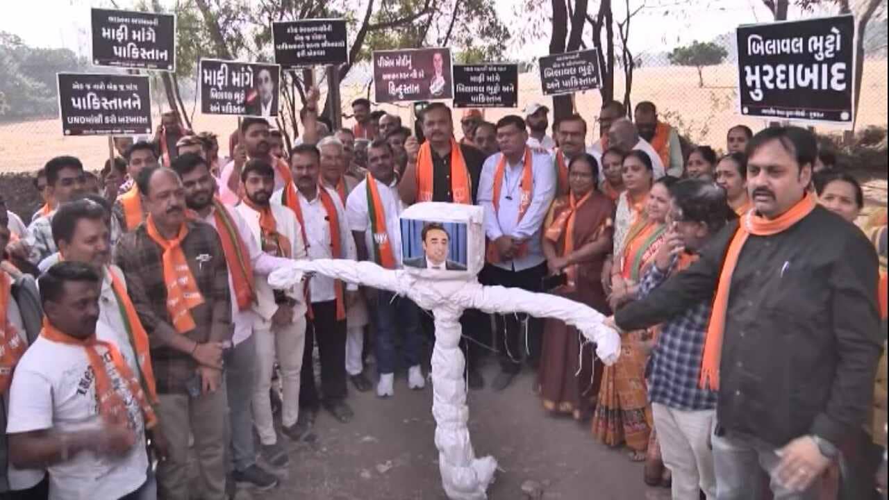 બિલાવલ ભુટ્ટોના નિવેદનનો રાજ્યભરમાં ઠેર-ઠેર વિરોધ, જામનગર અને વડોદરા જિલ્લા ભાજપે પૂતળા દહન કરી ઉગ્ર રોષ વ્યક્ત કર્યો