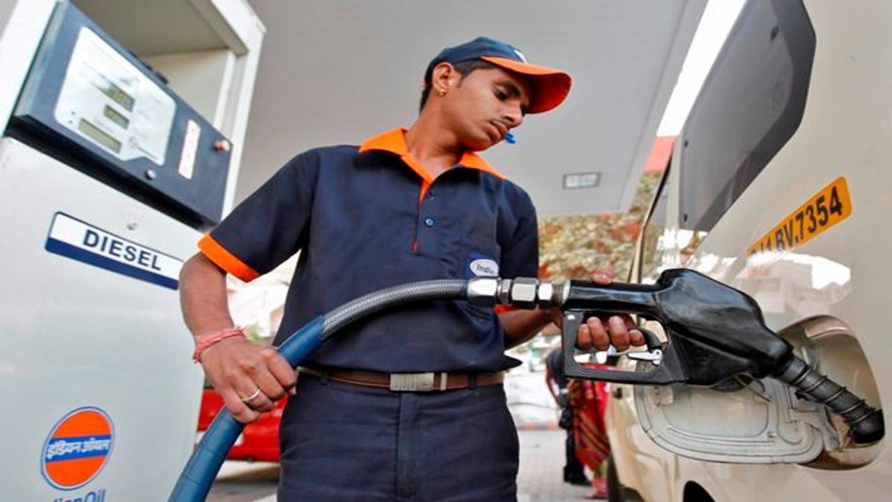 Petrol Diesel Price Today : બજેટ પહેલા સસ્તું થયું ક્રૂડ, શું પેટ્રોલ - ડીઝલની કિંમતોમાં મળી રાહત? જાણો તમારા શહેરના ઇંધણના ભાવ