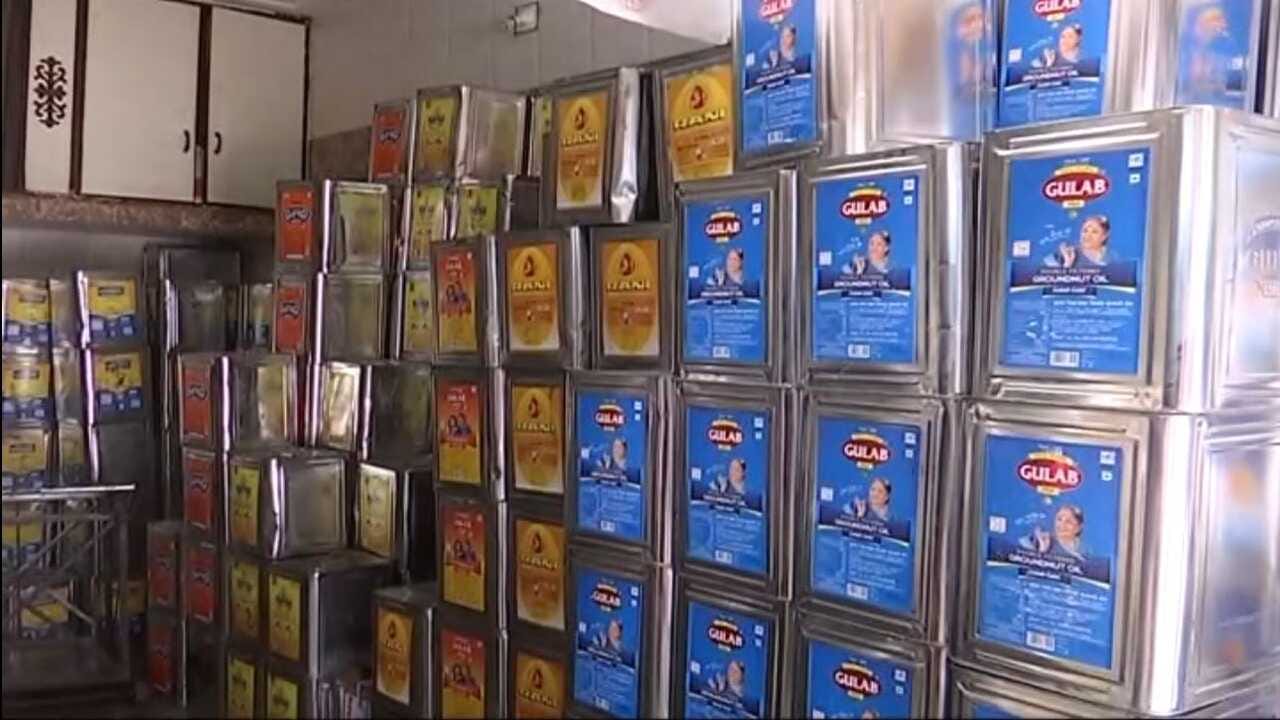 Gujarati video: સિંગતેલના ભાવમાં ભડકો, બે દિવસમાં જ ડબ્બામાં રૂપિયા 150નો વધારો Gujarati video: સિંગતેલના ભાવમાં ભડકો, બે દિવસમાં જ ડબ્બામાં રૂપિયા 150નો વધારો