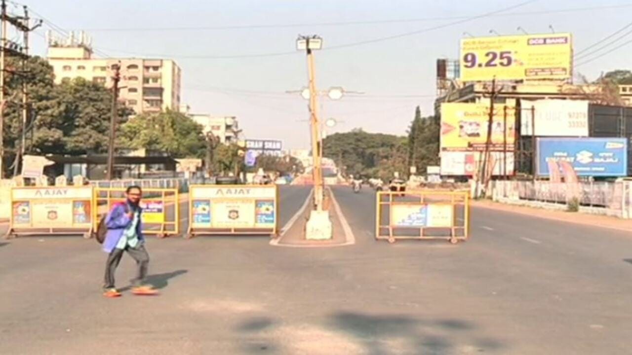 Valsad: વાપીનો એકમાત્ર રેલવે ઓવર બ્રિજ સમારકામ માટે દોઢ વર્ષ સુધી રહેશે બંધ Valsad: વાપીનો એકમાત્ર રેલવે ઓવર બ્રિજ સમારકામ માટે દોઢ વર્ષ સુધી રહેશે બંધ