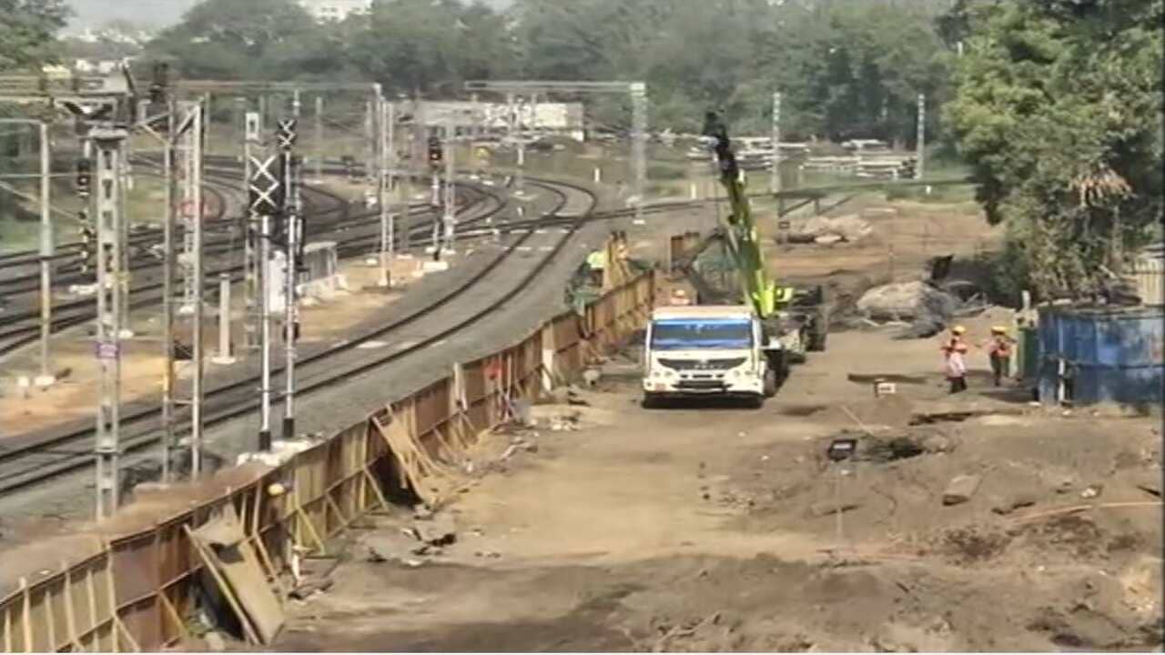 વંદે ભારત ટ્રેનના અકસ્માત રોકવા રેલવે લાઈનની બંને તરફ બેરિયર લગાવવાનો રેલવે તંત્રનો મોટો નિર્ણય