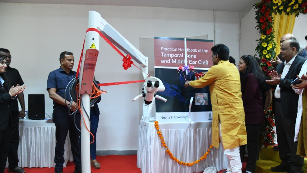 Ahmedabad સોલા સિવિલ હોસ્પિટલ ખાતે નવનિર્મિત સ્કીલ લેબ અને હાઇ એન્ડ માઇક્રોસ્કોપનું લોકાર્પણ