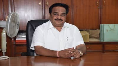 Video : સી.આર. પાટીલે સુરતમાં કરી ઉત્તરાયણની ઉજવણી, સાવચેતી રાખીને ઉજવણી કરવા જનતાને કરી અપીલ