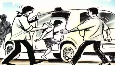 Dahod : ધાનપુર આરોગ્ય કેન્દ્ર પર ઓપરેશન કરાવવા આવેલી મહિલાના બાળકનું થયું અપહરણ, જુઓ Video