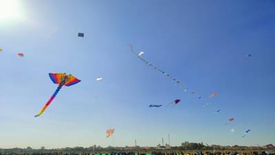 Devbhoomi dwarka: રૂક્ષ્મણી મંદિર પાસે 13 દેશના પતંગબાજોએ બતાવ્યા પતંગના કરતબ