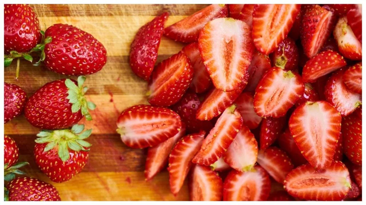 Fruits For Weight Loss: જો તમે કુદરતી રીતે વજન ઓછું કરવા માંગો છો તો આ 6 ફળો ચોક્કસ ખાઓ