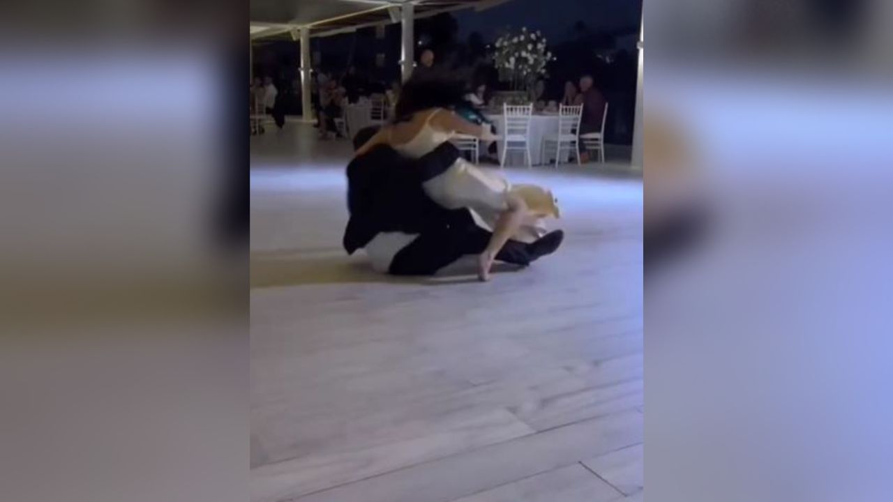 Funny Dance Video : પ્રેમી-પ્રેમિકાએ કર્યો આવો ફની ડાન્સ, તમે વીડિયો શેર કર્યા વિના નહીં રહી શકો