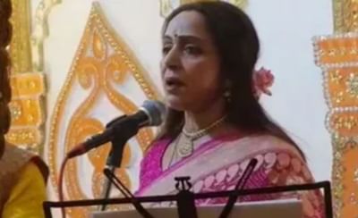 Viral Video: વૃંદાવન રામ મંદિરમાં પહોંચી અચાનક ભજન ગાવા લાગ્યા હેમા માલિની