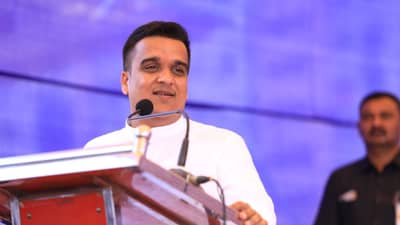 ગુજરાતમાં પોલીસ સોમવારથી લોકદરબાર યોજશે , વ્યાજ ખોર મુકિત અભિયાન આગળ વધારાશે : હર્ષ સંઘવી