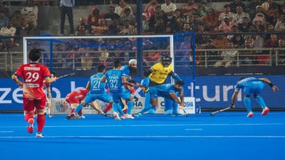 આજે ભારતીય ટીમે હોકી વર્લ્ડ કપમાં પોતાની ક્લાસિફિકેશન મેચોની શરૂઆત કરી હતી. જણાવી દઈએ કે જે 8 ટીમો ક્વાર્ટર ફાઇનલમાં નથી પહોંચી શકી તે 9માંથી 16માં સ્થાન માટે લડી રહી છે.