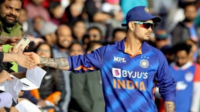 ઈશાન કિશનને ખરાબ ફોર્મને લઈ ઓસ્ટ્રેલિયામા રમાયેલા ટી220 વિશ્વકપમાં સ્થાન મળી શક્યુ નહોતુ. ખરાબ ફોર્મમાંથી પસાર થઈ રહેલા ઈશાન કિશન પર ત્યારબાદ ફરી ભરોસો રાખવામાં આવ્યો હતો અને ટી20ની ભારતીય સ્ક્વોડમાં સામેલ કરવામાં આવ્યો. તેને સતત ટી20 ક્રિકેટમાં અંતિમ ઈલેવનમાં સ્થાન મળવા લાગ્યુ પરંતુ, તે ભરોસામાં પાર ઉતર્યો નથી. તે ઓપનિંગની ભૂમિકામાં જોવા મળી રહ્યો છે, જોકે તે કોઈ જ પ્રભાવિત ઈનીંગ રમી રહ્યો નથી. 