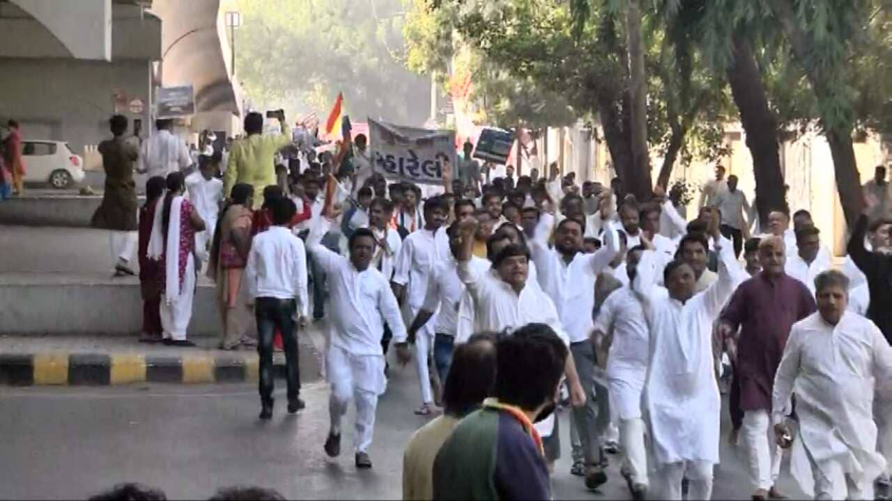 પાલિતાણામાં અસામાજીક તત્વો દ્વારા તોડફોડનો વિરોધ, અમદાવાદ અને સુરતમાં જૈન સમાજની વિશાળ રેલી યોજાઇ