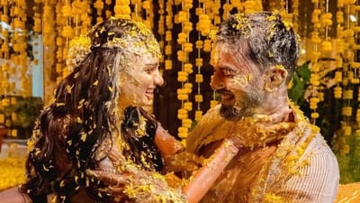 ભારતીય સ્ટાર ખેલાડી કેએલ રાહુલ લગ્નના બંધને બંધાઈ ચુક્યો છે. બોલિવુડના એક્શન હિરો સુનિલ શેટ્ટીની પુત્રી આથિયા શેટ્ટી સાથે ગત 23 જાન્યુઆરીએ ખંડાલામાં લગ્ન યોજ્યા હતા. લગ્ન બાદ કેએલ રાહુલે પોતાનુ પ્રથમ રિએક્શન આપ્યુ છે, જે સોશિયલ મીડિયા પર વાયરલ થયુ છે. 