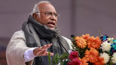 સરકારે LICને અમીરો માટે લૂંટનું માધ્યમ બનાવ્યું, અદાણી ગ્રુપમાં રોકાણ પર ખડગેની ટિપ્પણી