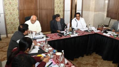 ગુજરાતના નેશનલ હાઇવે પ્રોજેક્ટ્સની કેન્દ્રીય પરિવહન મંત્રી નીતિન ગડકરીના અધ્યક્ષ સ્થાને સમીક્ષા બેઠક યોજાઇ