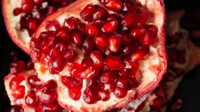 Pomegranate Benefits : શરીરમાં લોહી વધારવાની સાથે અનેક સ્વાસ્થ્ય સમસ્યામાં દાડમનું સેવન ફાયદાકારક, જાણો તેના ફાયદા