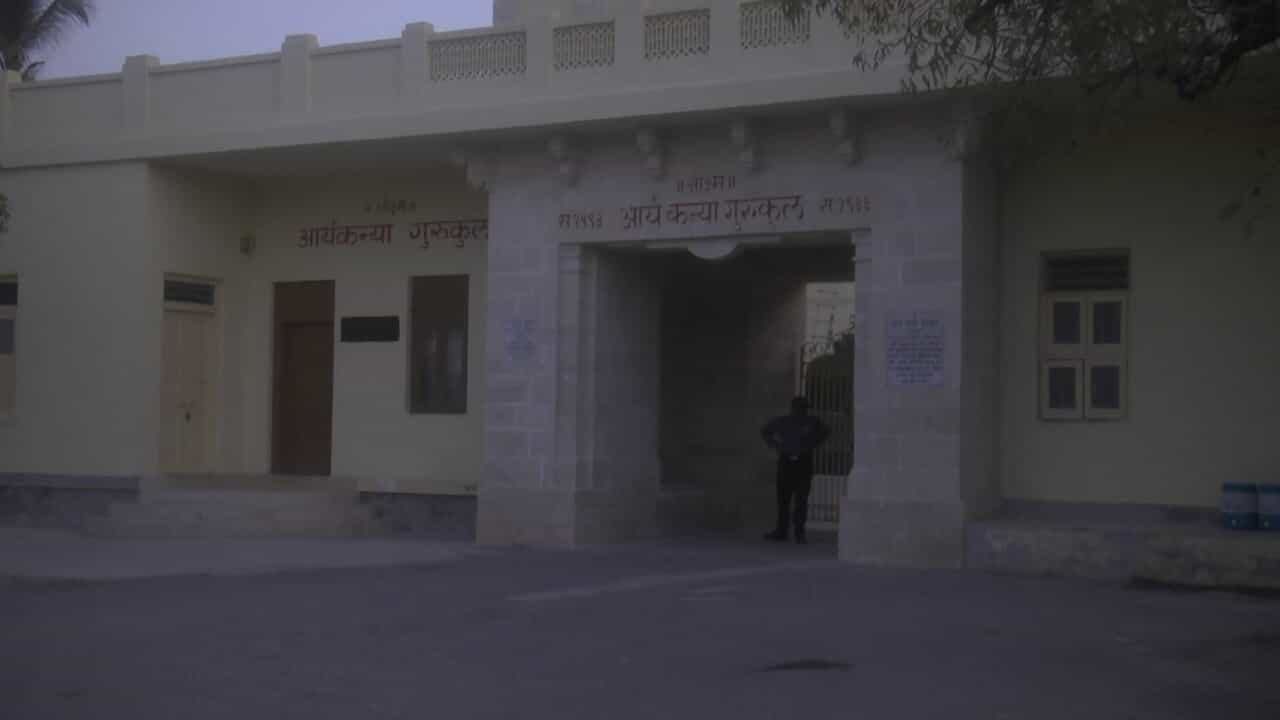 Video: આર્યકન્યા ગુરુકુળમાં વિદ્યાર્થિની સાથે રેગિંગનો આક્ષેપ, વિદ્યાર્થિનીને સજાતીય સંબંધો માટે દબાણ કરાતું હોવાનો આરોપ