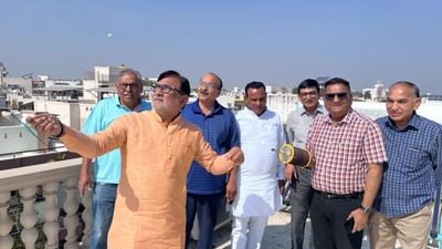 દીવ-દમણ અને લક્ષદ્વીપના પ્રસાશક પ્રફુલ પટેલે હિંમતનગરમાં ખૂબ ઉડાવી પતંગ, પરીવાર અને મિત્રો સાથે મનાવ્યો પર્વ