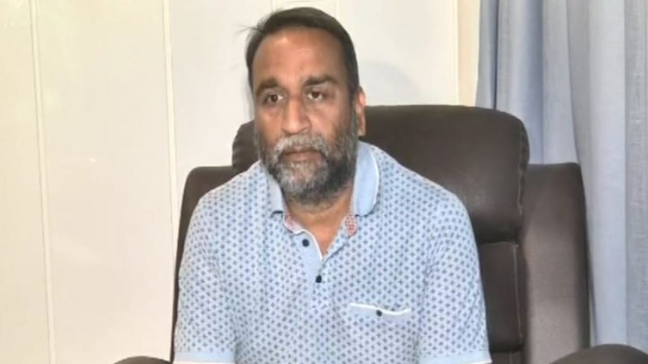 Ahmedabad : રાજ્યમાં વ્યાજખોરોનો ત્રાસ યથાવત, કરોડોનું વ્યાજ વસૂલતા છતાં ધમકી આપતા પીડિતે આત્મહત્યાનો કર્યો પ્રયાસ Ahmedabad : રાજ્યમાં વ્યાજખોરોનો ત્રાસ યથાવત, કરોડોનું વ્યાજ વસૂલતા છતાં ધમકી આપતા પીડિતે આત્મહત્યાનો કર્યો પ્રયાસ