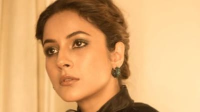 અભિનેત્રી શહનાઝ ગિલ આજે તેનો 30મો જન્મદિવસ ઉજવી રહી છે. શહનાઝનો જન્મ 27 જાન્યુઆરી 1993ના રોજ થયો હતો. શહનાઝ બાળપણથી જ તેના પરિવારની પ્રિય રહી છે. જો કે જ્યારે પરિવારે તેમની મરજી વિરુદ્ધ લગ્ન કરવાની વાત કરી ત્યારે સંબંધોમાં થોડી તિરાડ પડી.