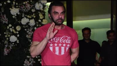 સોહેલ ખાને મહિલાને બચાવી તો ફેન્સે કહ્યું જેન્ટલમેન, જુઓ Viral Video