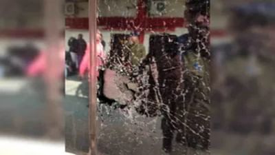 પશ્ચિમ બંગાળમાં બીજા દિવસે પણ વંદે ભારત પર પથ્થરમારો, કાચ તુટ્યા