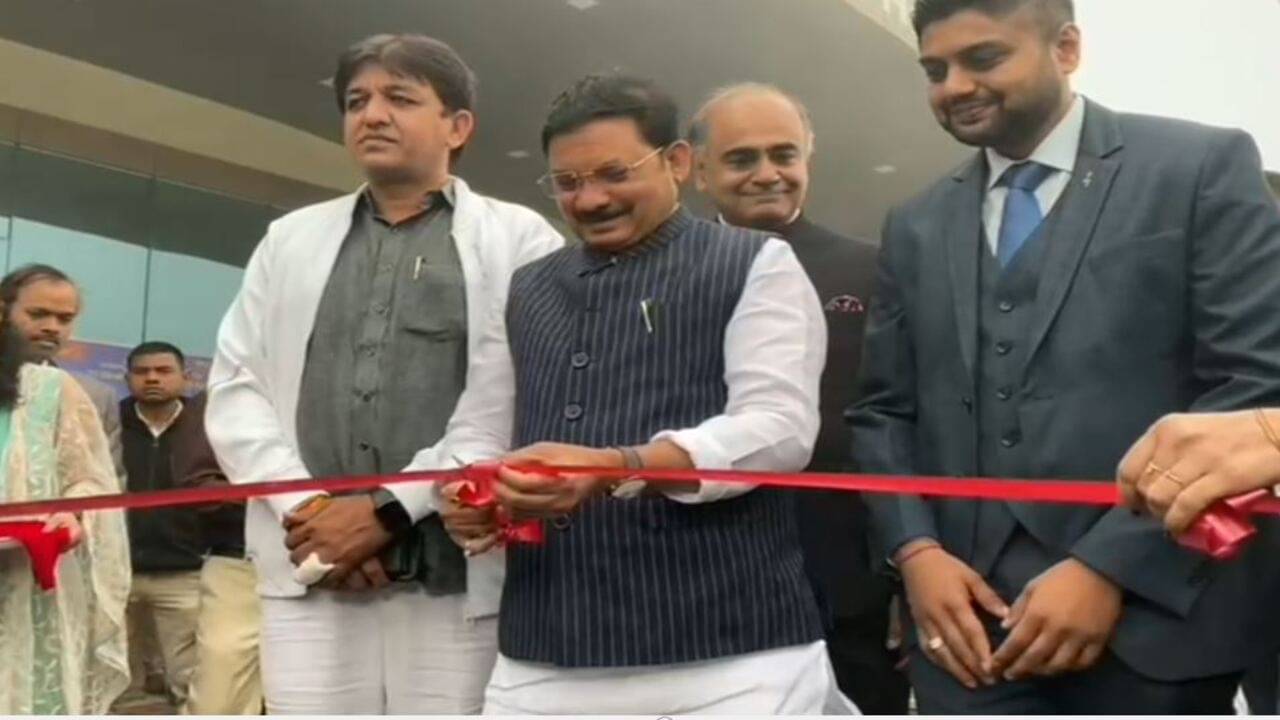 Surat: હજીરાથી ભાવનગર માટે દરિયાઈ પોસ્ટલ સેવા શરૂ, હવે 32 કલાકને બદલે 7 કલાકમાં પહોંચશે પાર્સલ