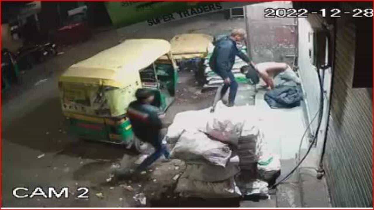 ચોરનો ભાઇ ઘંટી ચોર ! જાણો સુરતમાં એક ચોર સાથે બનેલી આવી જ એક ઘટના