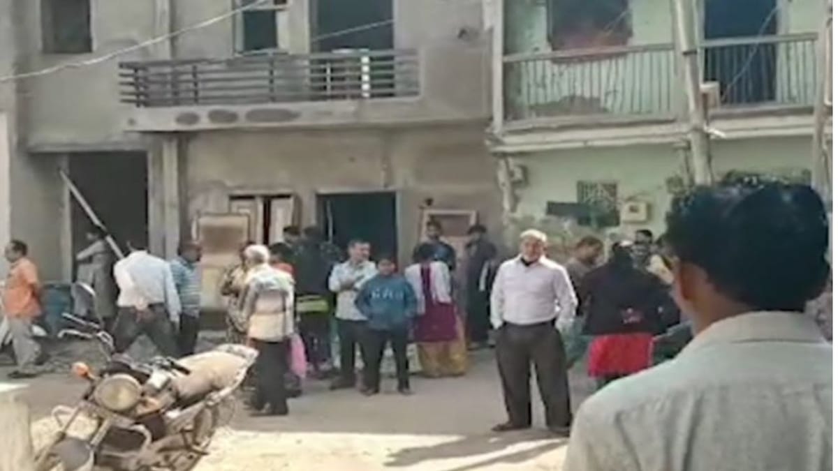 Anand :ઉમરેઠમાં ઉશ્કેરાયેલા યુવકે યુવતીનું ગળું કાપી હત્યાનો પ્રયાસ કર્યો, પોલીસે યુવકની શોધખોળ શરૂ કરી Anand :ઉમરેઠમાં ઉશ્કેરાયેલા યુવકે યુવતીનું ગળું કાપી હત્યાનો પ્રયાસ કર્યો, પોલીસે યુવકની શોધખોળ શરૂ કરી