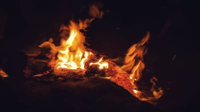 ઠંડીથી બચવાના ચક્કરમાં જીવ ગુમાવ્યો ! વડોદરામાં તાપણાથી થયેલા ધુમાડાના કારણે ગૂંગળામણથી દંપતીનું મોત