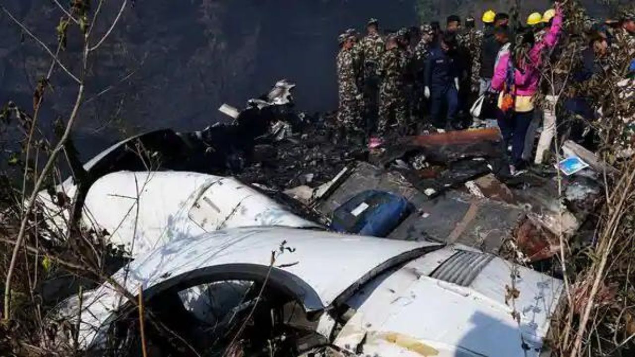 Viral Video: નેપાળ વિમાન દુર્ઘટનામાં UPના 5 મિત્રોના મોત, અકસ્માત પહેલા FB LIVE કર્યું હતું