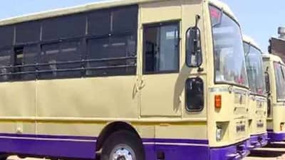 ભાવનગર : જિલ્લાના અંતરિયાળ ગામોમાં એસટી બસની સુવિધાનો અભાવ, વિદ્યાર્થીઓ છકડા પાછળ લટકી શાળાએ જવા મજબૂર