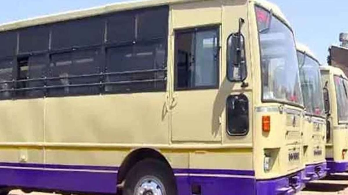 ભાવનગર : જિલ્લાના અંતરિયાળ ગામોમાં એસટી બસની સુવિધાનો અભાવ, વિદ્યાર્થીઓ છકડા પાછળ લટકી શાળાએ જવા મજબૂર