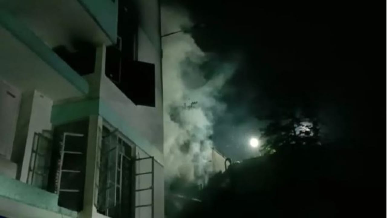 ઝારખંડના ધનબાદની હોસ્પિટલમાં ભીષણ આગ, બે તબીબ સહિત છના મોત